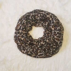 H&M: Ruffled Infinity Cheetah print Scarf
